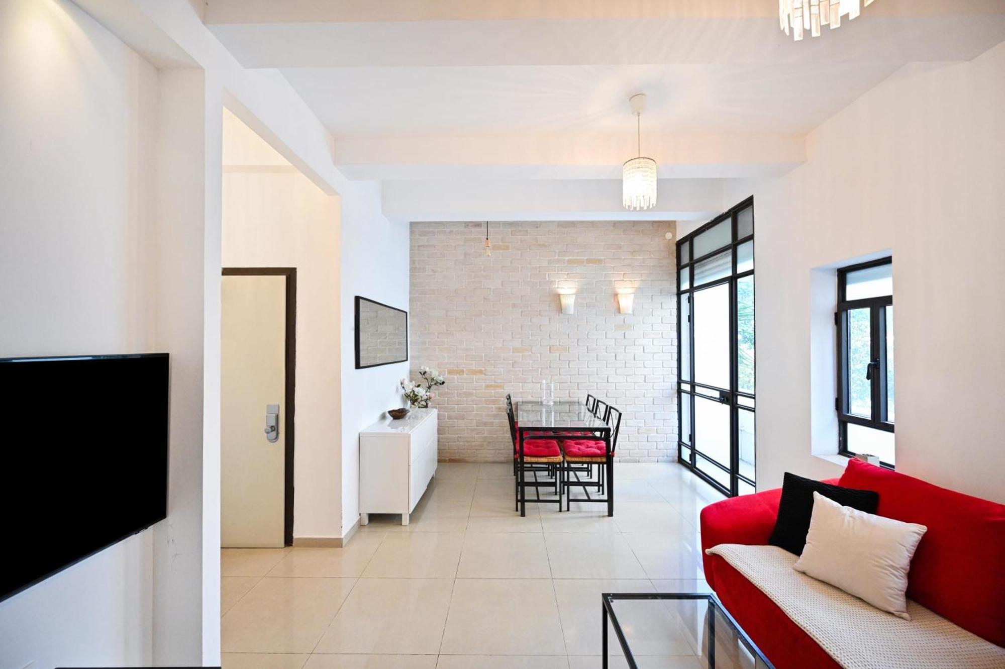 Nice 2Br Near Gordon Beach By Holyguest Tel Aviv Esterno foto
